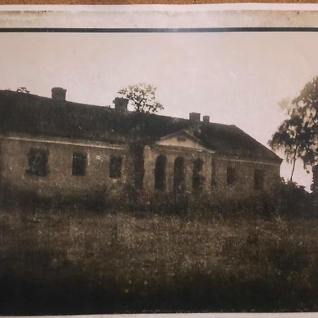 Dwor Na Wichrowym Wzgorzu Bed & Breakfast Przybyslawice Luaran gambar