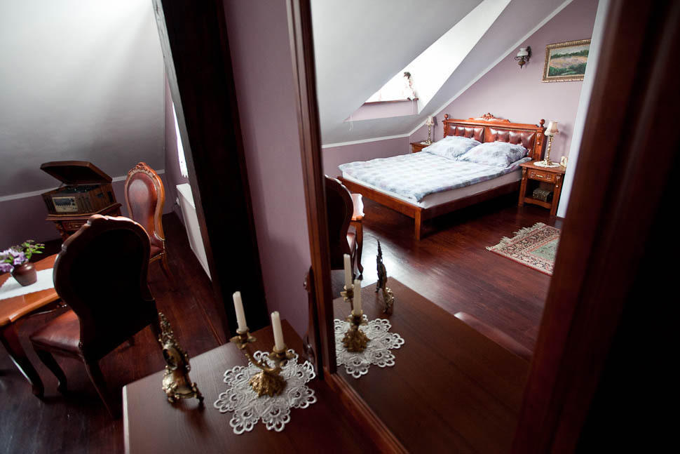 Dwor Na Wichrowym Wzgorzu Bed & Breakfast Przybyslawice Bilik gambar