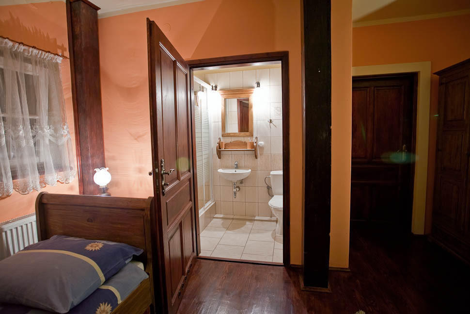 Dwor Na Wichrowym Wzgorzu Bed & Breakfast Przybyslawice Luaran gambar