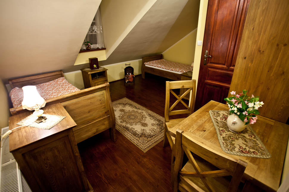 Dwor Na Wichrowym Wzgorzu Bed & Breakfast Przybyslawice Luaran gambar