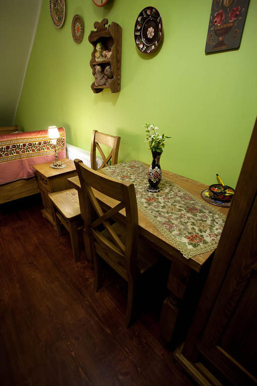 Dwor Na Wichrowym Wzgorzu Bed & Breakfast Przybyslawice Luaran gambar