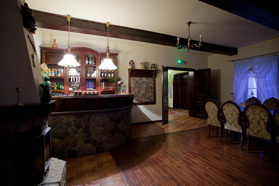 Dwor Na Wichrowym Wzgorzu Bed & Breakfast Przybyslawice Luaran gambar