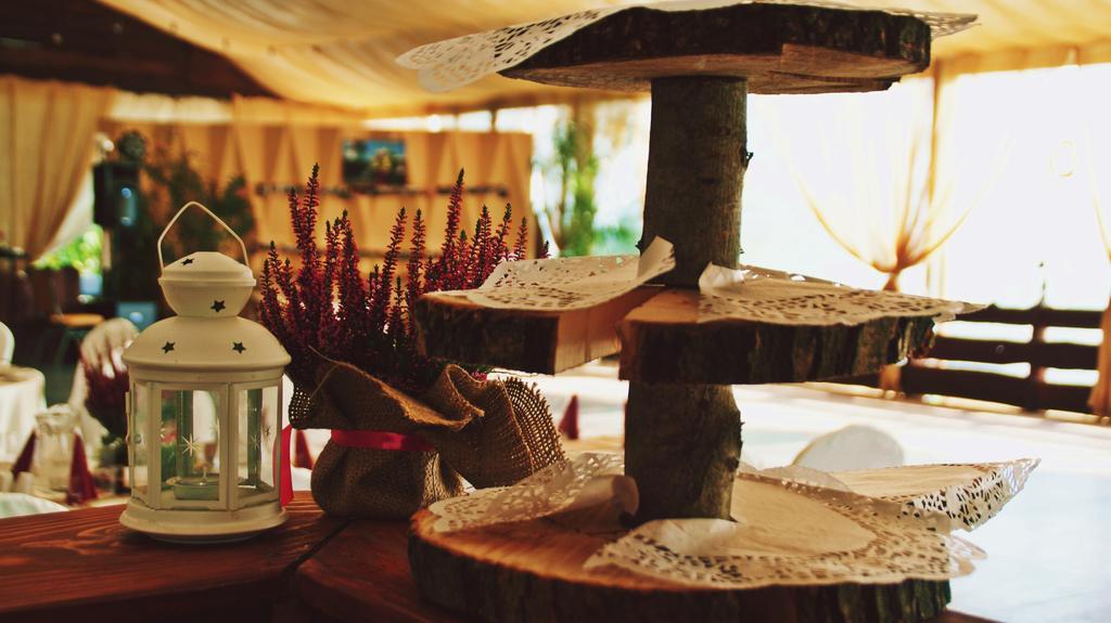 Dwor Na Wichrowym Wzgorzu Bed & Breakfast Przybyslawice Luaran gambar