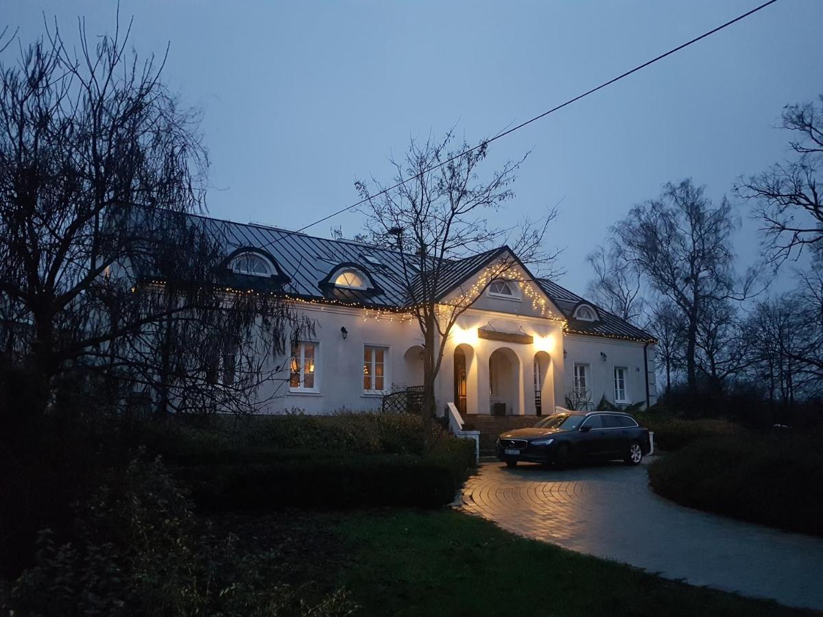 Dwor Na Wichrowym Wzgorzu Bed & Breakfast Przybyslawice Luaran gambar