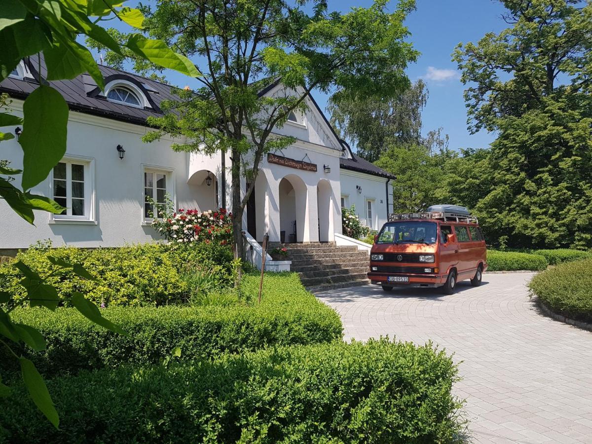 Dwor Na Wichrowym Wzgorzu Bed & Breakfast Przybyslawice Luaran gambar